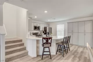 Photo #4: 2749721 Listing 