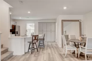 Photo #5: 2749721 Listing 