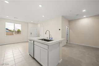 Photo #3: 2749732 Listing