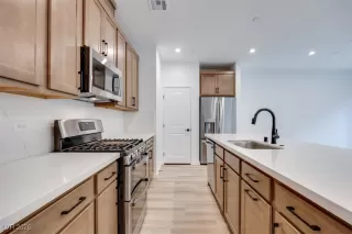 Photo #5: 2749743 Listing