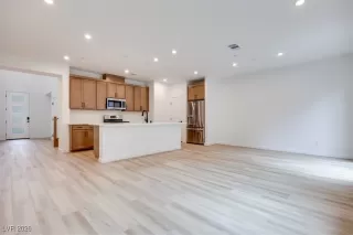 Photo #6: 2749743 Listing