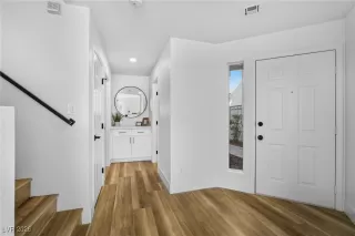 Photo #1: 2749759 Listing