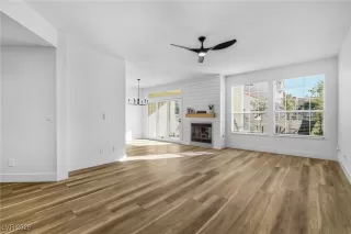 Photo #4: 2749759 Listing