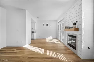 Photo #6: 2749759 Listing