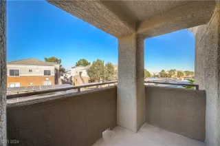 Photo #5: 2749761 Listing