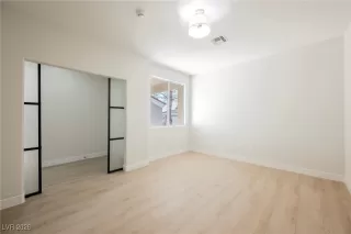 Photo #6: 2749866 Listing