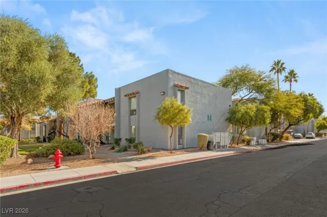 MLS: 2749867 Condo For Sale