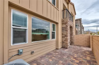 Photo #3: 2749891 Listing