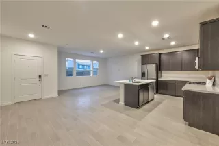 Photo #4: 2749891 Listing