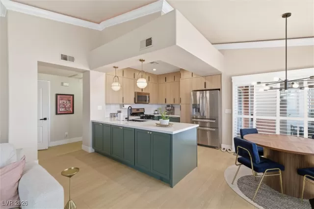 MLS: 2749897 Condo For Sale