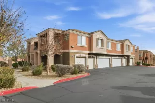 Photo #5: 2749897 Listing