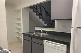 More Details about MLS # 2749915 : 3681 MELONIES DRIVE 31