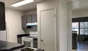 Photo #2: 2749915 Listing