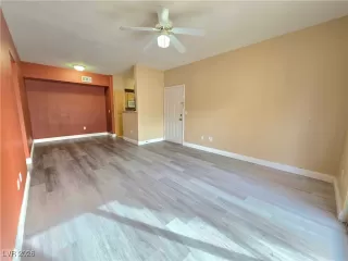 Photo #4: 2749921 Listing