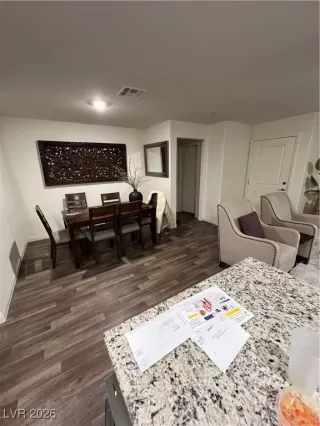 Photo #2: 2749942 Listing