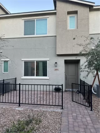 Photo #5: 2749942 Listing