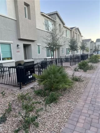 Photo #6: 2749942 Listing