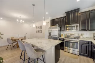 Photo #6: 2749955 Listing