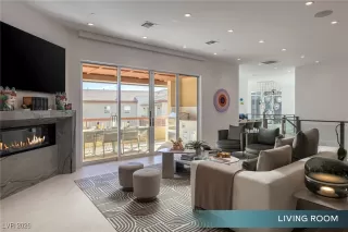 Photo #3: 2749961 Listing