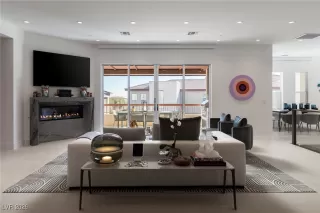 Photo #4: 2749961 Listing