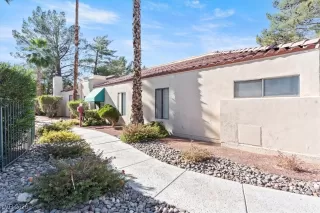 Photo #1: 2749993 Listing