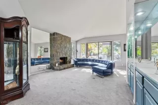 Photo #4: 2749993 Listing