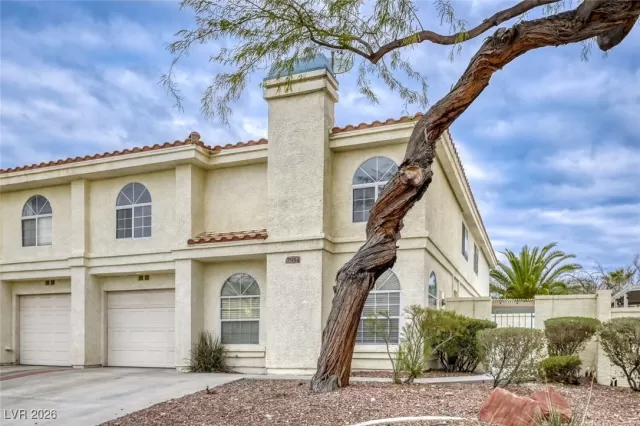 MLS: 2750021 Condo For Sale