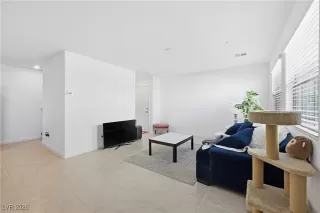 Photo #4: 2750032 Listing