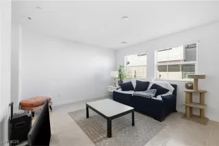 Photo #5: 2750032 Listing