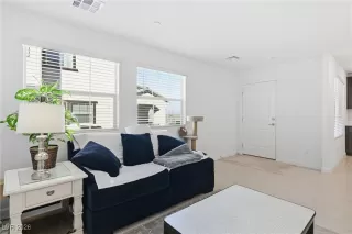 Photo #6: 2750032 Listing