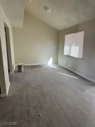 Photo #5: 2750034 Listing