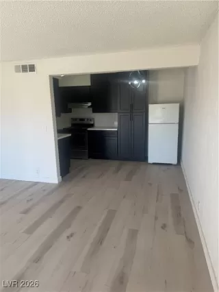 Photo #2: 2750061 Listing