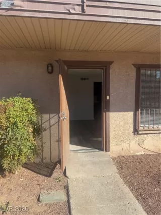 Photo #4: 2750061 Listing