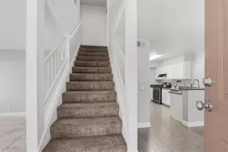 Photo #4: 2750081 Listing 