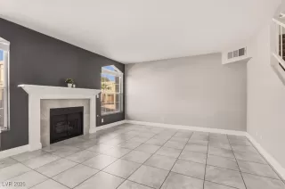 Photo #5: 2750081 Listing 