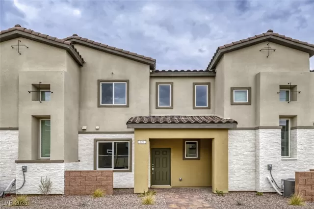 MLS: 2750138 Condo For Sale