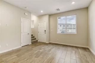 Photo #1: 2750138 Listing