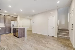 Photo #4: 2750138 Listing