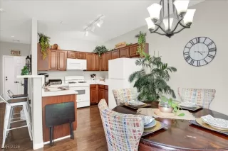 Photo #5: 2750190 Listing