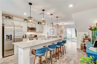 Photo #3: 2750215 Listing