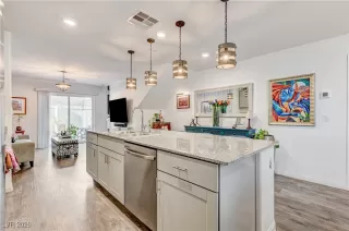 Photo #6: 2750215 Listing