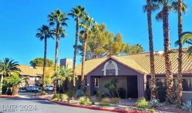 MLS: 2750216 Condo For Sale