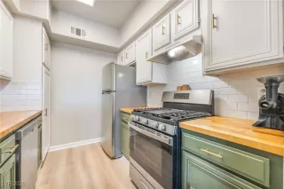 Photo #6: 2750238 Listing 