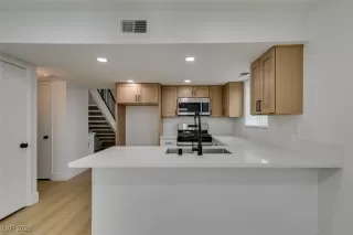 Photo #2: 2750277 Listing 