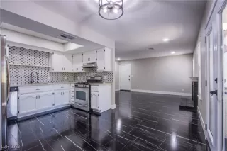 Photo #2: 2750356 Listing 