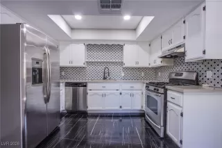 Photo #4: 2750356 Listing 