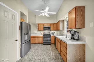 Photo #4: 2750366 Listing