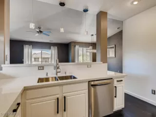 Photo #4: 2750410 Listing 