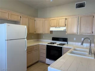 Photo #4: 2750446 Listing 