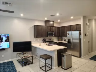 Photo #4: 2750532 Listing